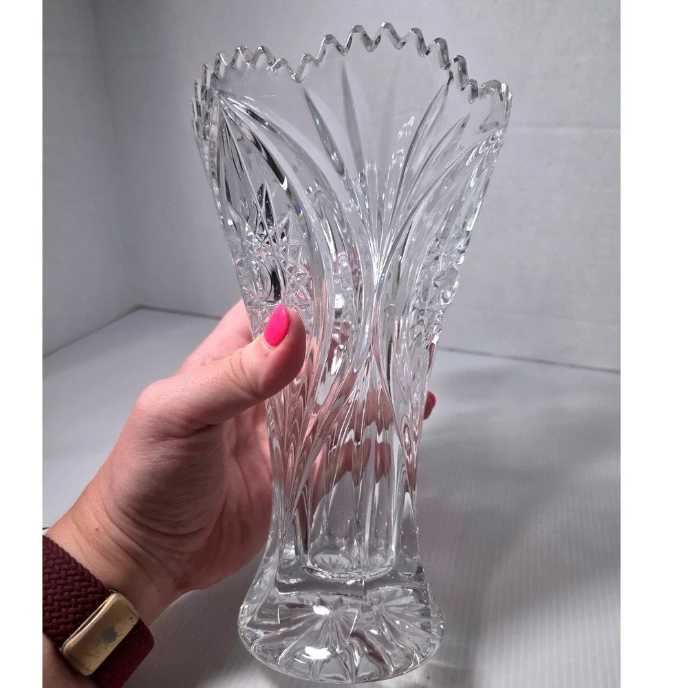 Vintage Nachtmann Bavarian 24% Lead Crystal Starburst Cut Scalloped Vase